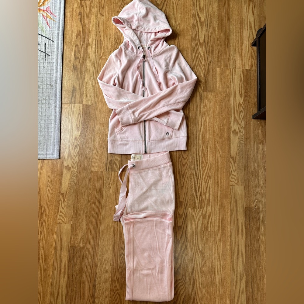 Hollister Velour Set (can be sold separately)